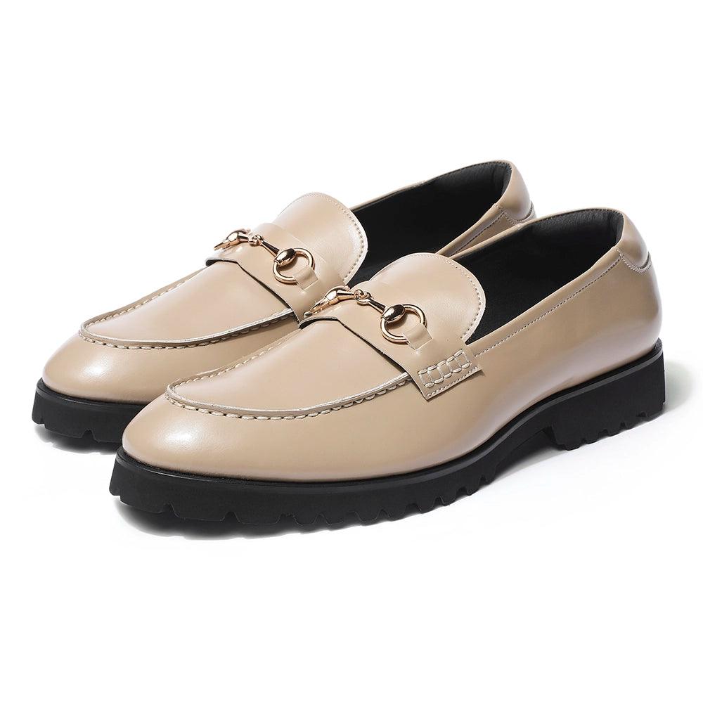 dress shoes for beige suit Make your summer wedding unforgettable in the Silk Beige Suitdesigned for the groom who wants to look effortlessly elegant on his big day. Crafted from luxurious silk, this suit offers a light,
