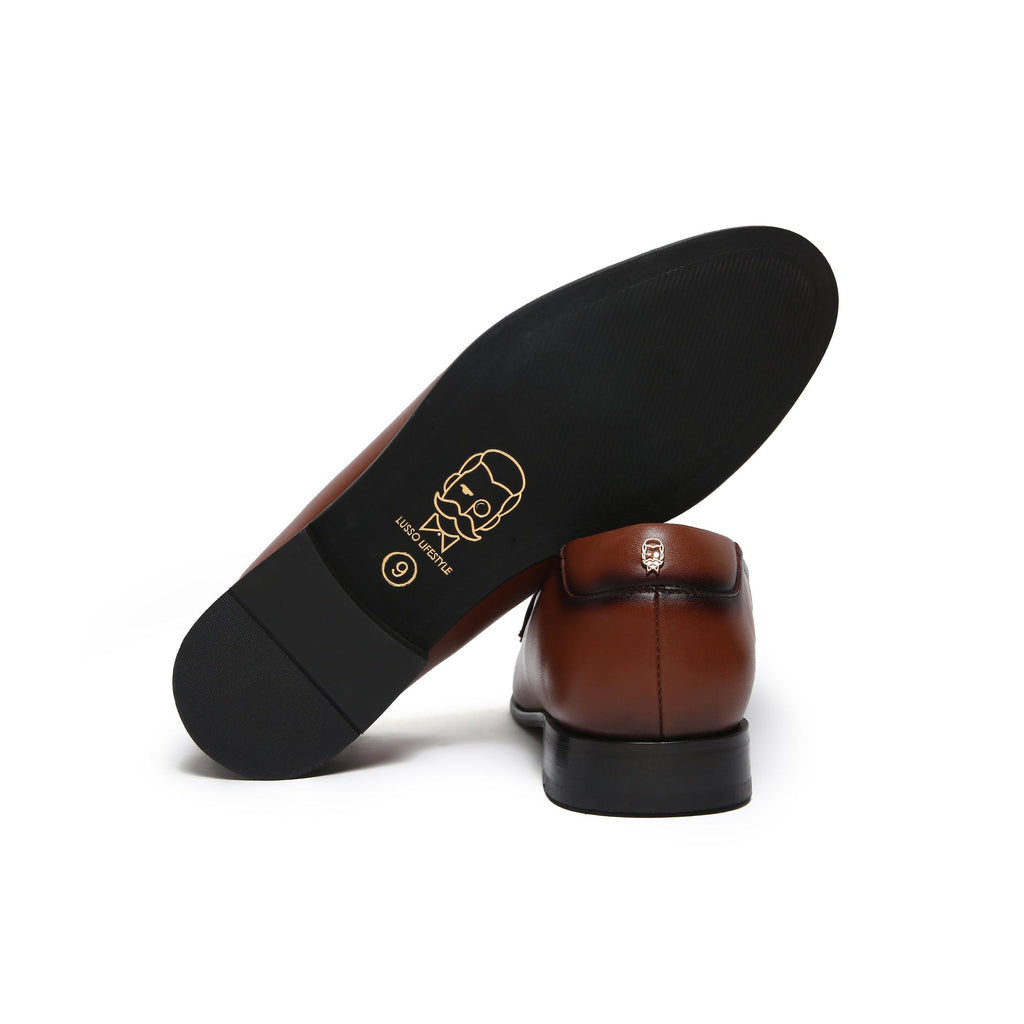 GUSTOSO LIGHT TAN | GOLDEN HORSEBIT FRINGE SLIP-ON - By Lusso